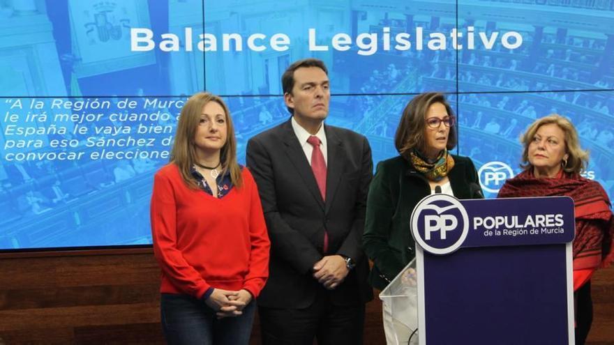 Los diputados Isabel Borrego, Javier Ruano, Ascensión Carreño y María Dolores Bolarín, ayer.