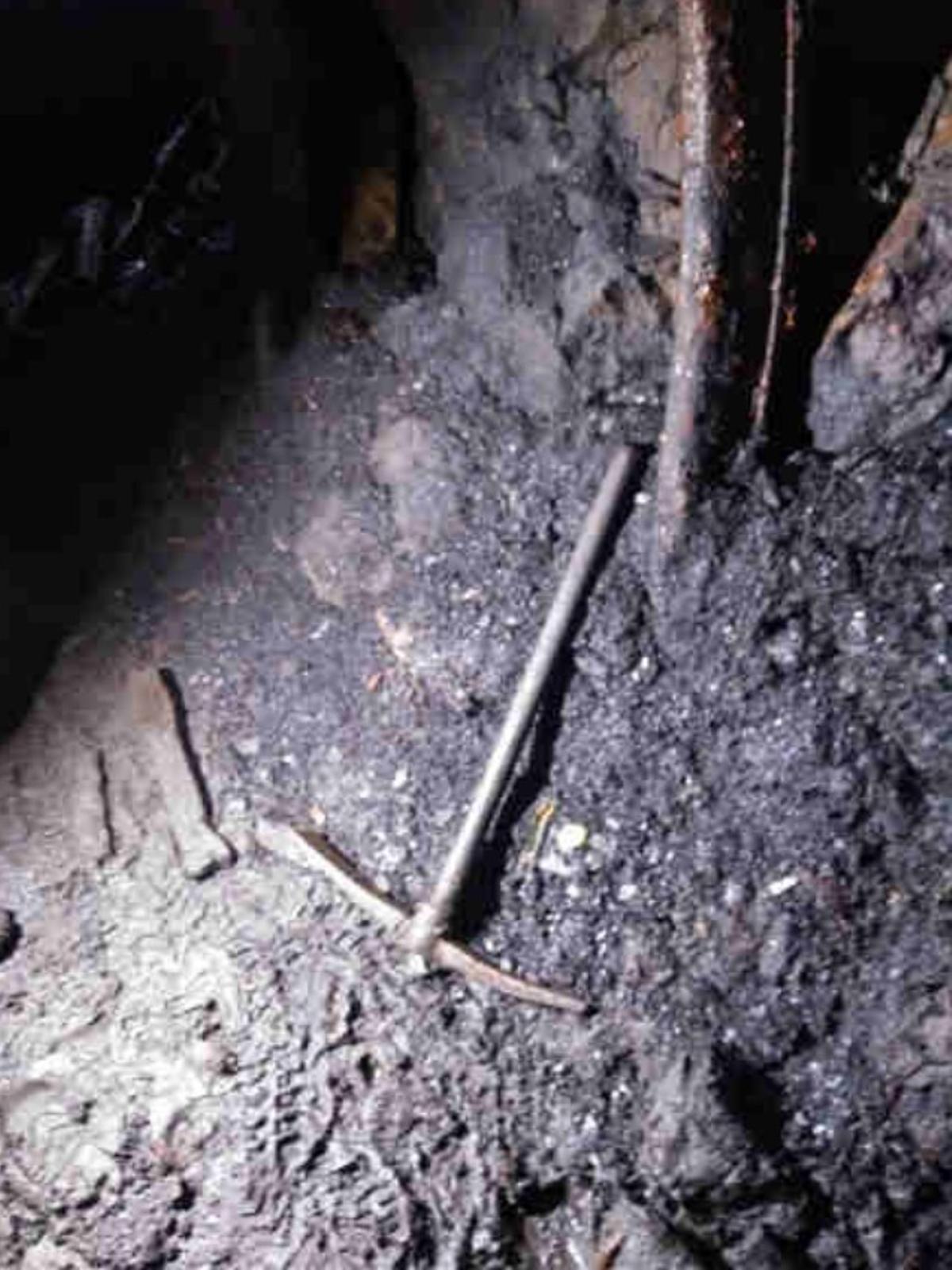 EN IMÁGENES: Así era "el peor de los chamizos": el espacio angosto y en riesgo de derrumbe en el que trabajaban los mineros que murieron en Cerredo