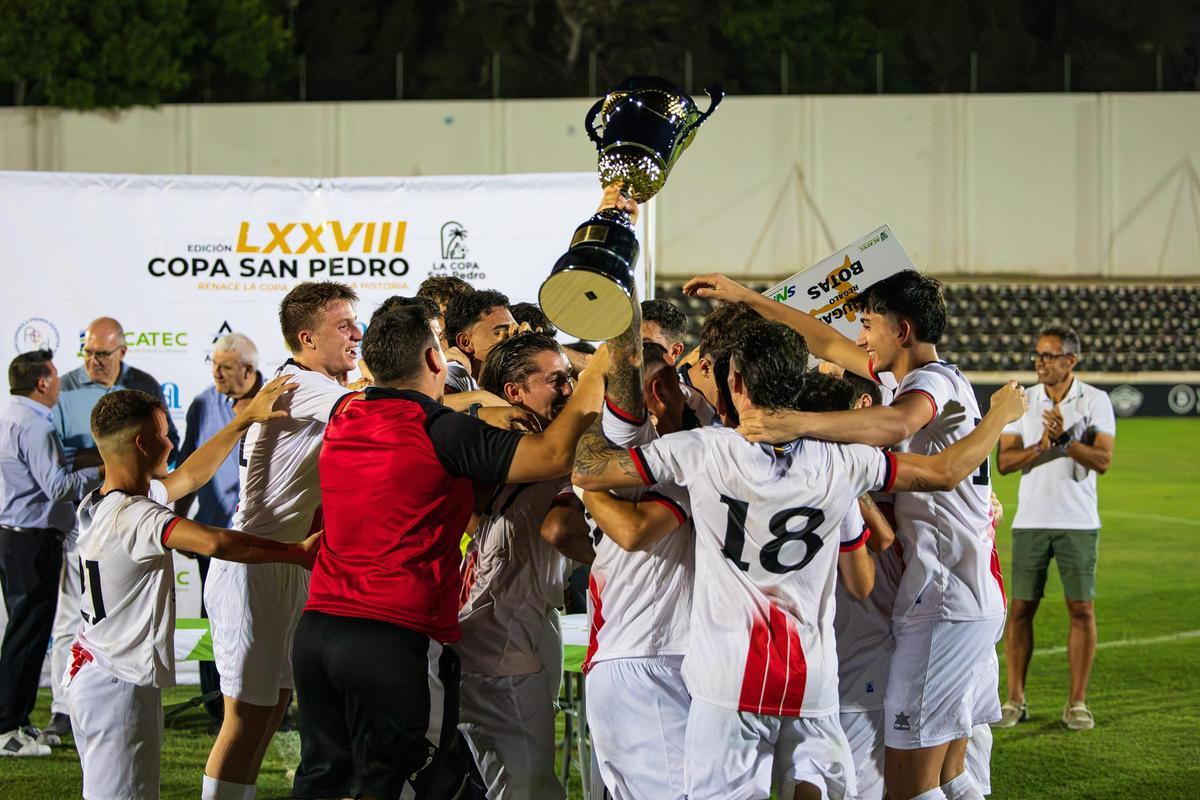 Inter Leuka celebra el triunfo.