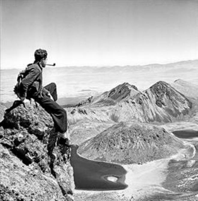 Autorretrato de Juan Rulfo en el Nevado de Toluca, en la década de 1940.