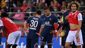 Messi y Mbappe intercambian unas palabras