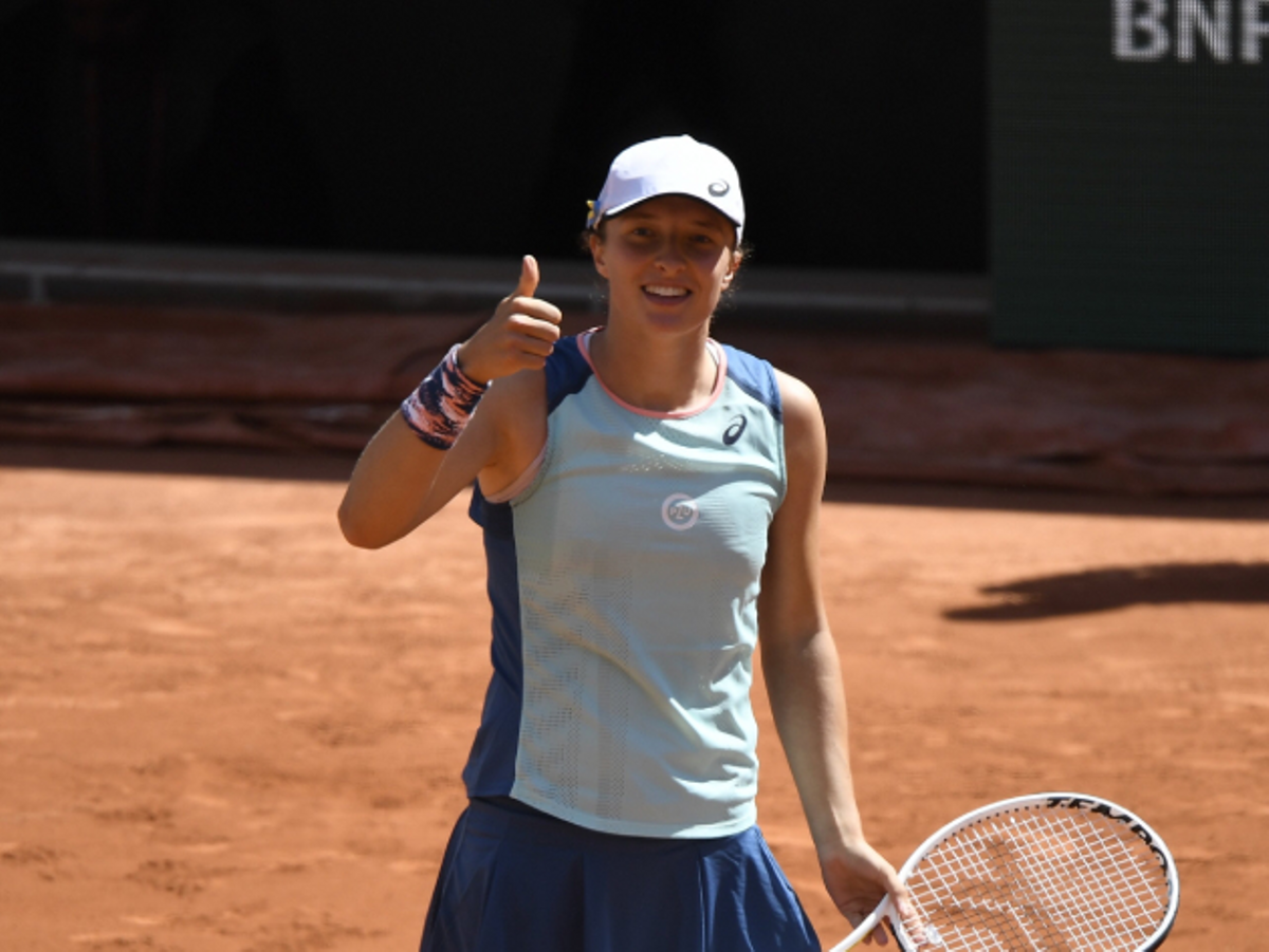 Swiatek celebra el seu 21è aniversari amb la 33a victòria consecutiva de l’any a Roland Garros
