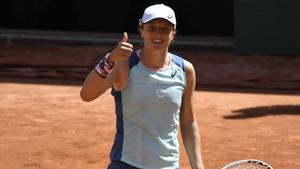 Swiatek celebra el seu 21è aniversari amb la 33a victòria consecutiva de l’any a Roland Garros