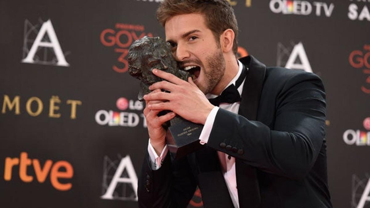 Pablo Alborán, feliz con su Goya como Mejor Canción.