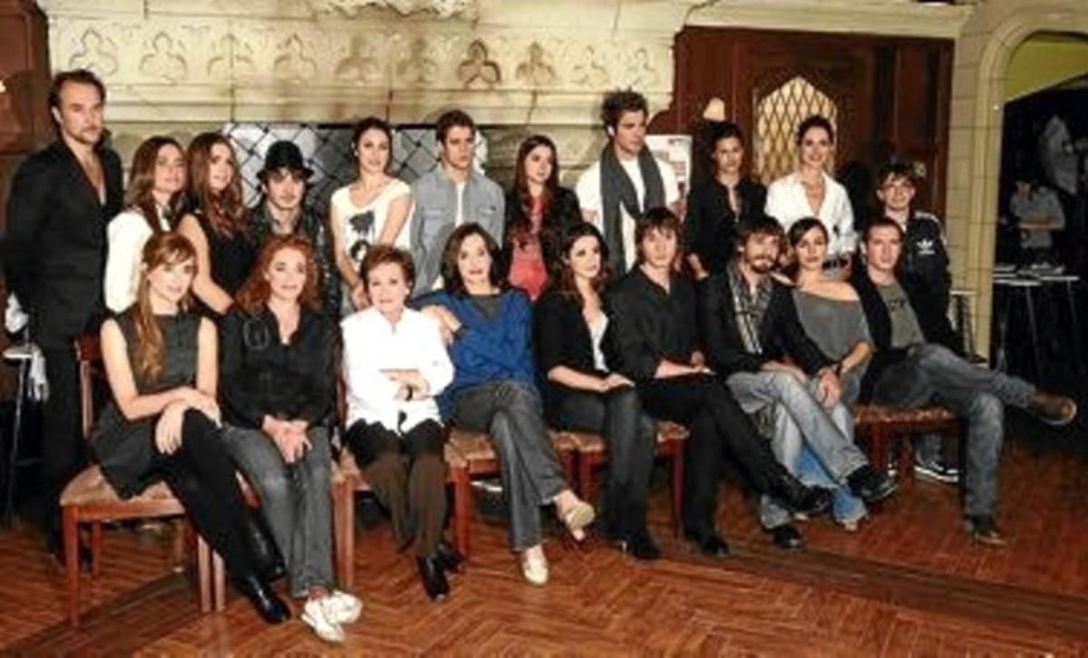 L’elenc de la sèrie de Globomedia, en la presentació de la nova temporada. L’elenc de la sèrie de Globomedia, en la presentació de la nova temporada.