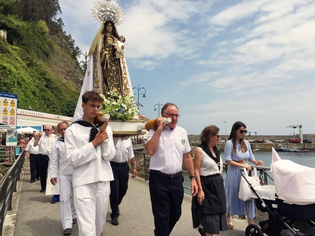 LNE Procesi�n fiesta de El Carmen Tazones.jpg