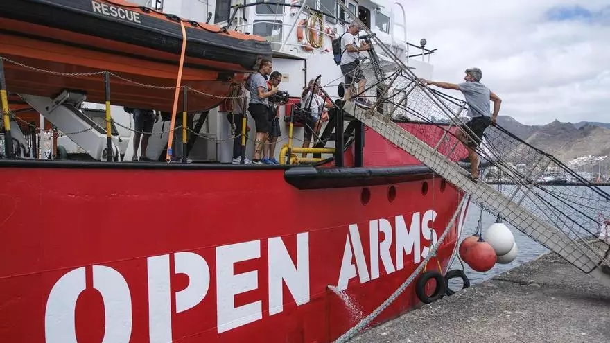 Open Arms presenta en el Parlamento Europeo un libro que recoge sus diez años de historia