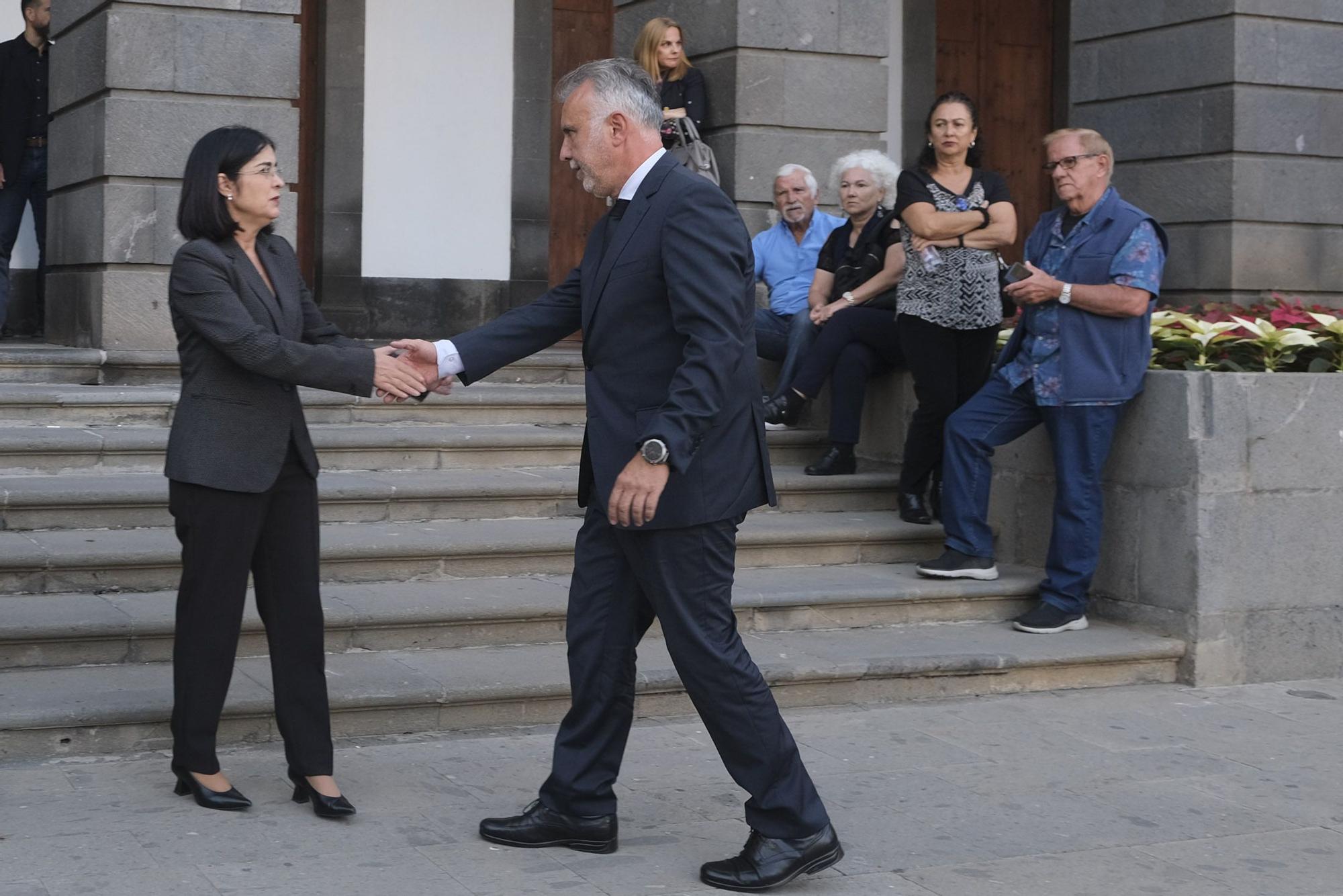 Salida de las Casas Consistoriales del féretro de Jerónimo Saavedra