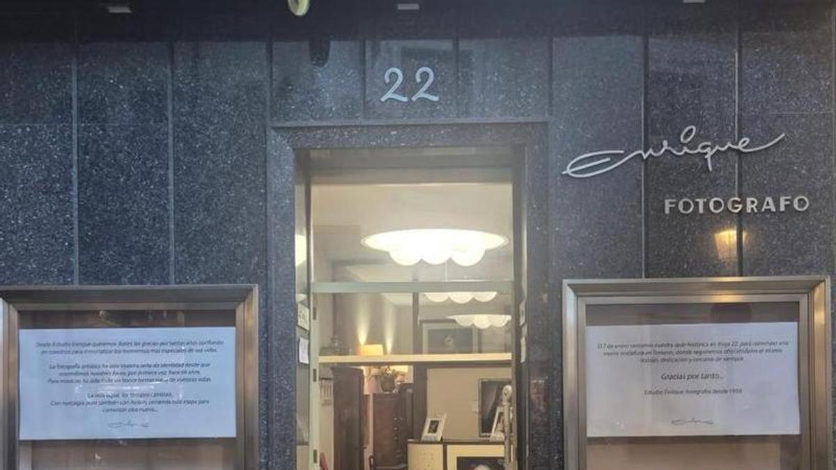 Entrada del estudio de fotografía Enrique de la calle Rioja antes de mudarse a Tomares