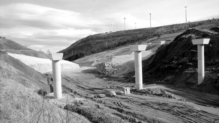 Estado de las obras del tramo Salas-La Espina, a la altura de Porciles.