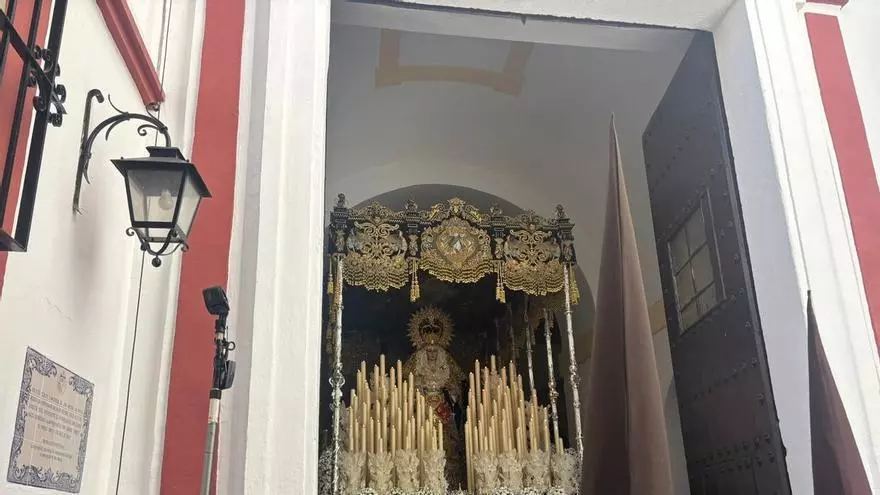 Vídeo | Sale la Virgen de la Palma del Buen Fin