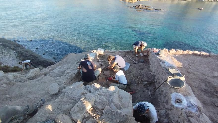Descubren en la Isla del Fraile una enorme pileta romana para hacer salazones