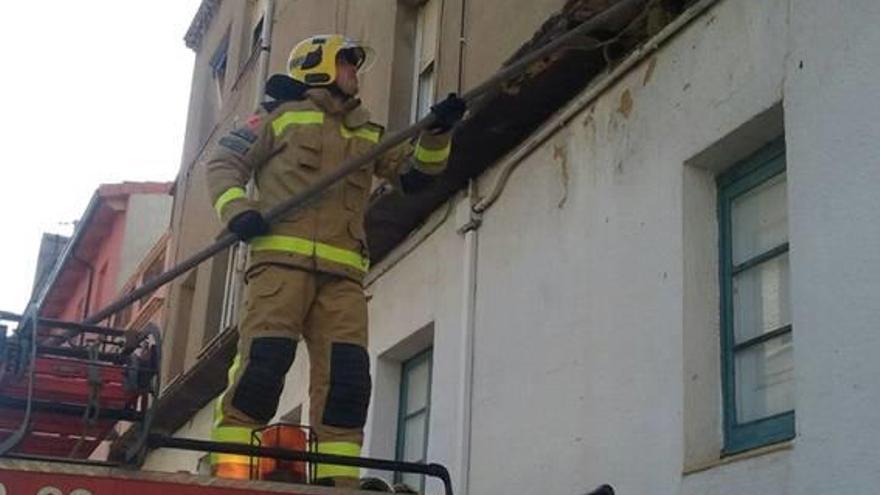 Despreniment d&#039;una balconada a Portbou