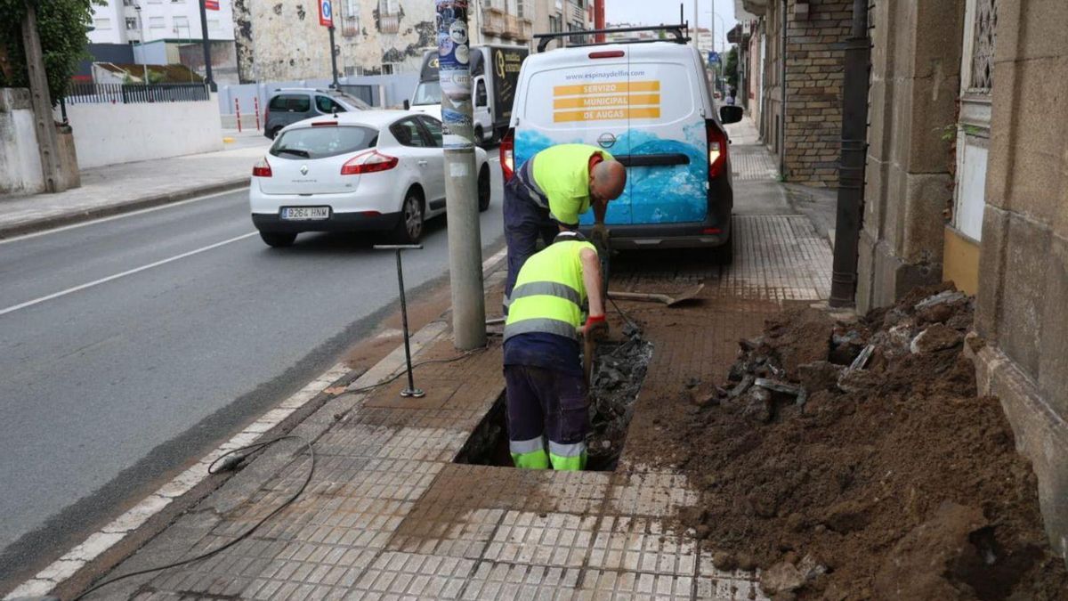 Uno de los equipos de Espina y Delfín, trabajando en Rosalía de Castro.