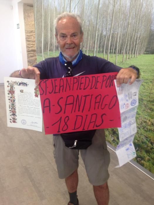 Un alicantino termina su sexto Camino de Santiago