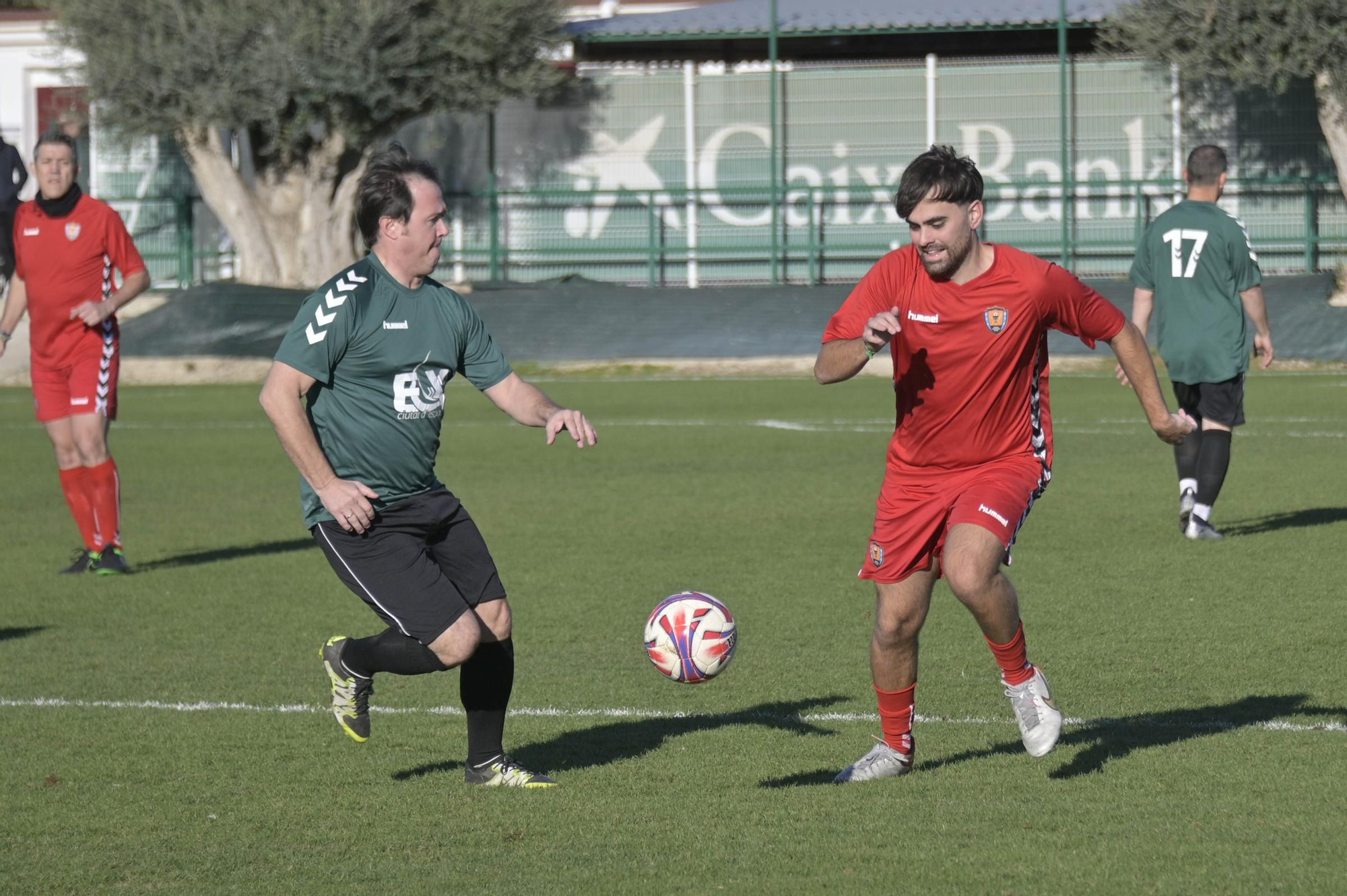 Partido de futbol benefico populares informadores