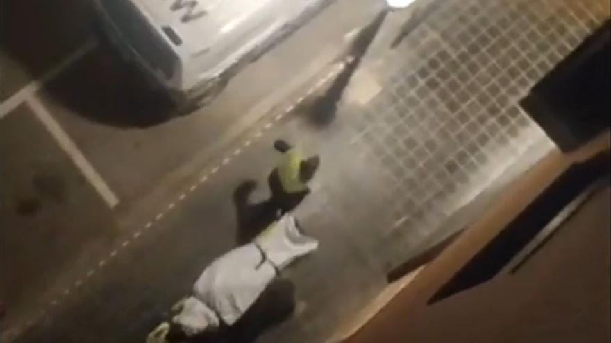 Vídeo: Un hombre mata a su hermana en València asfixiándola con el colgante de las llaves