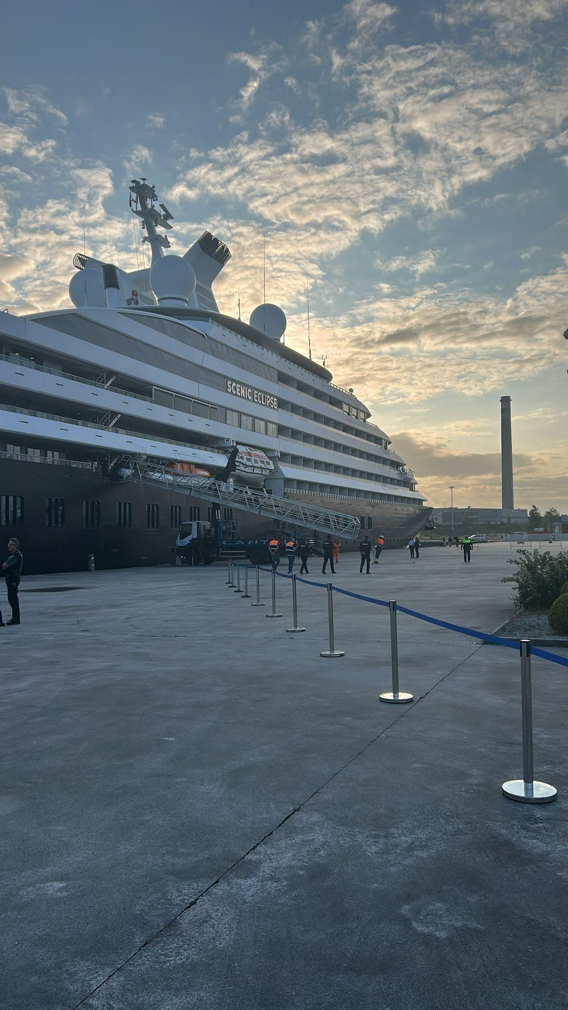 EN IMÁGENES: El impresionante crucero de lujo "Scenic Eclipse" en Avilés