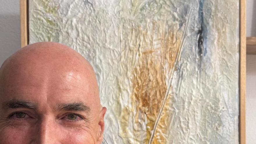 César Sánchez vuelve a la pintura con ‘Transiciones’, un viaje entre la memoria, el vacío y la transformación