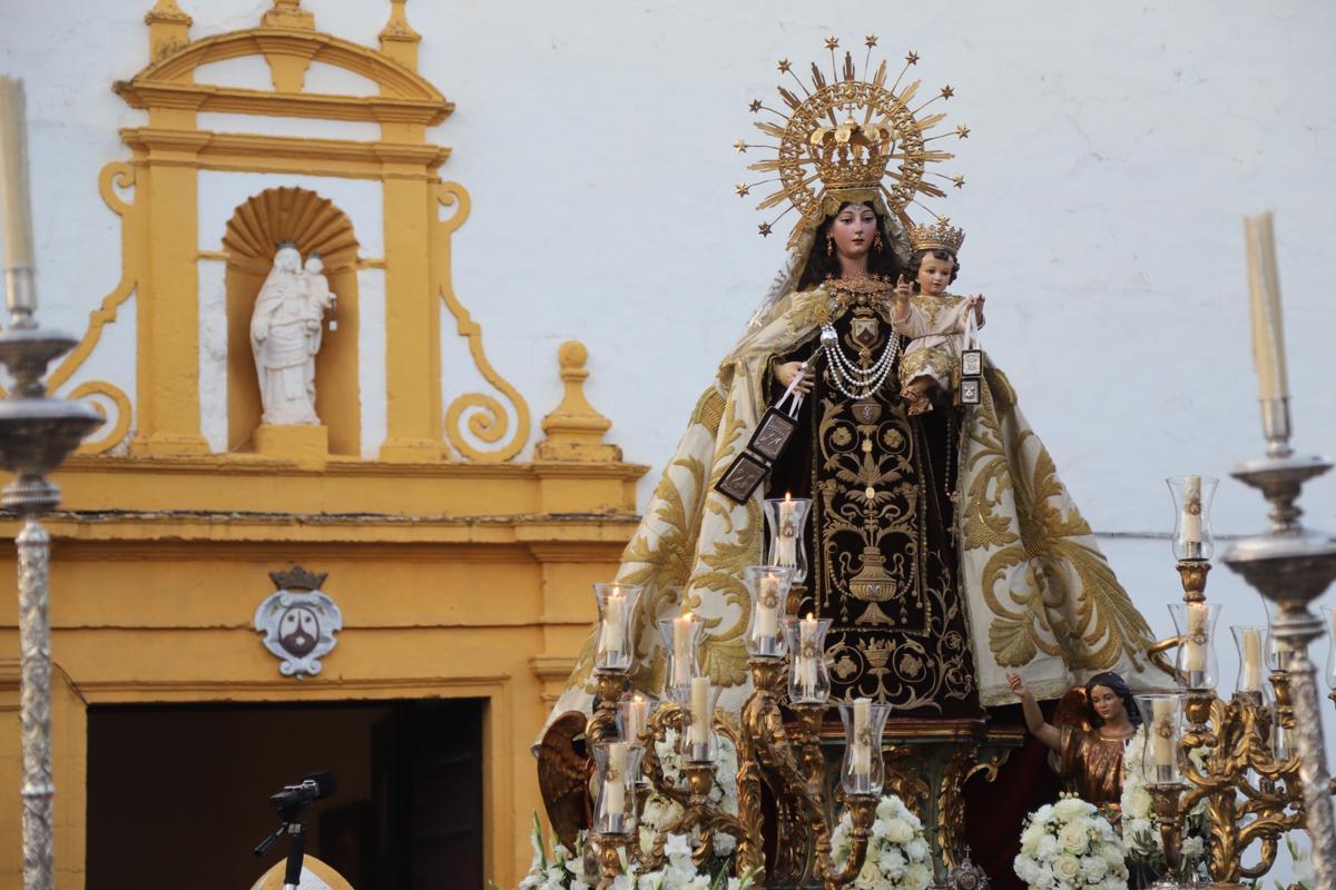 Las procesiones de la Virgen del Carmen por las calles de Córdoba, en ...