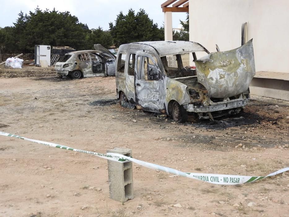 Otros dos coches aparecen quemados en una casa de Formentera