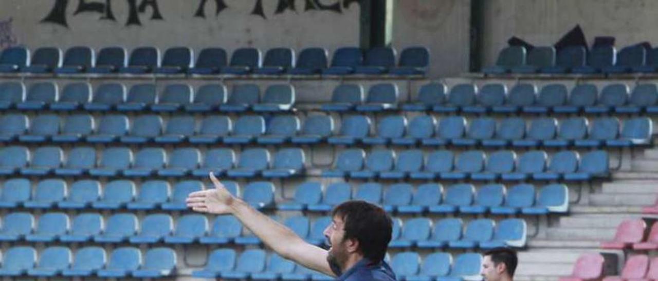 El Ourense CF se la juega esta tarde en O Couto. //Jesús Regal