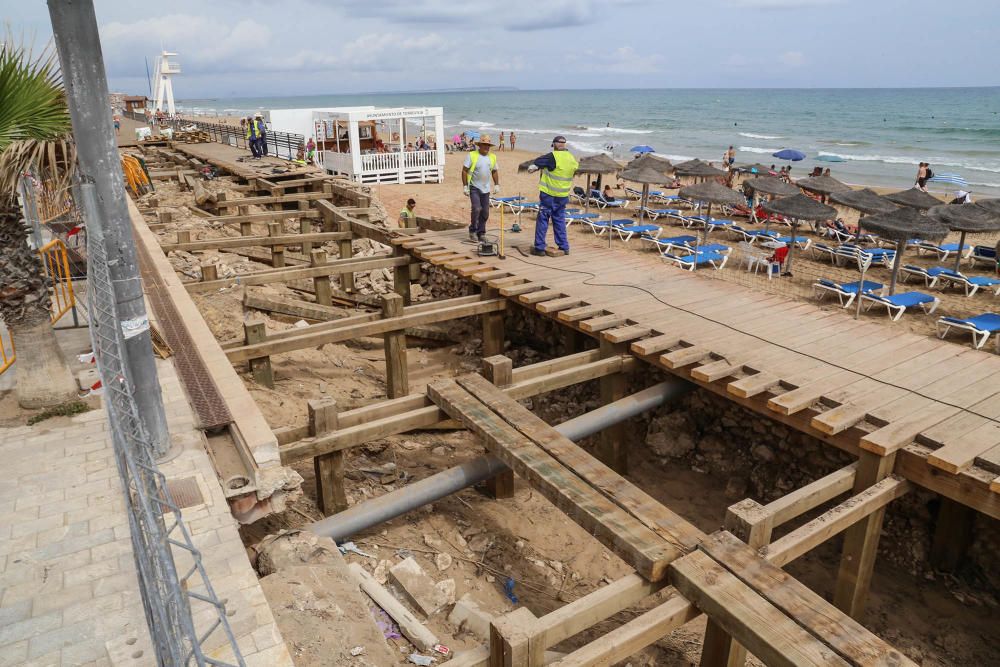 Obras de reforma del paseo de  la playa de La Mata