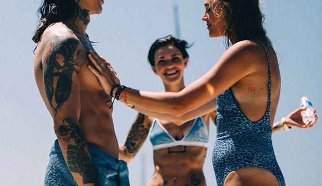 Ruby Rose, la actriz de ''''Orange is the new black'''' enseña tatuajes en Ibiza