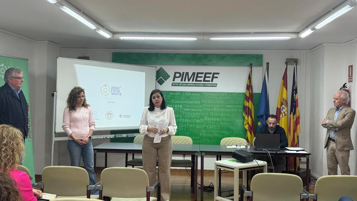 Imagen del encuentro entre los representantes de la Federación Hotelera de Ibiza y Formentera, Fomento de Turismo de Ibiza y PIMEEF.