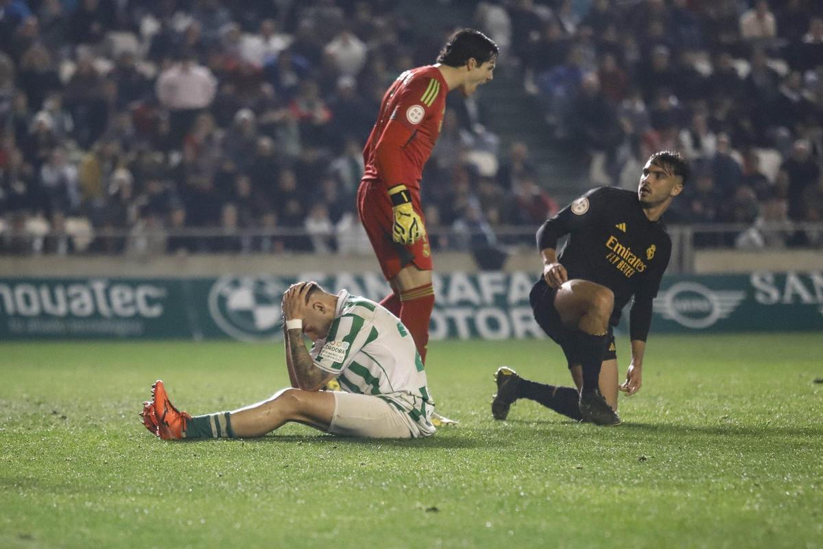 Antonio Casas se lamenta de una ocasión fallada ante el Castilla, en El Arcángel.