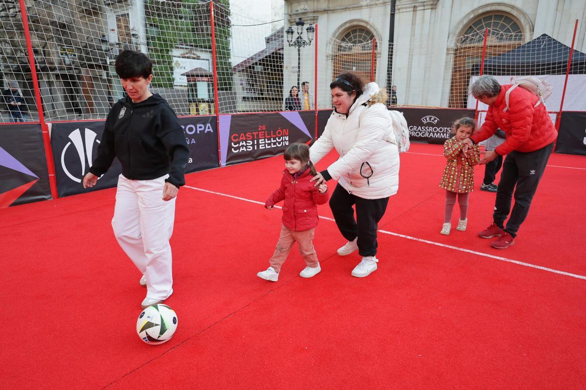 ¡Búscate en la 'fan zone' de la Supercopa de España Femenina en Castellón!