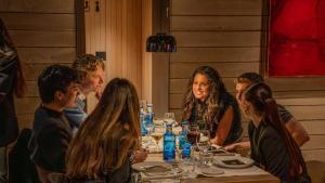 Una cena con desconocidos organizada por Mate.