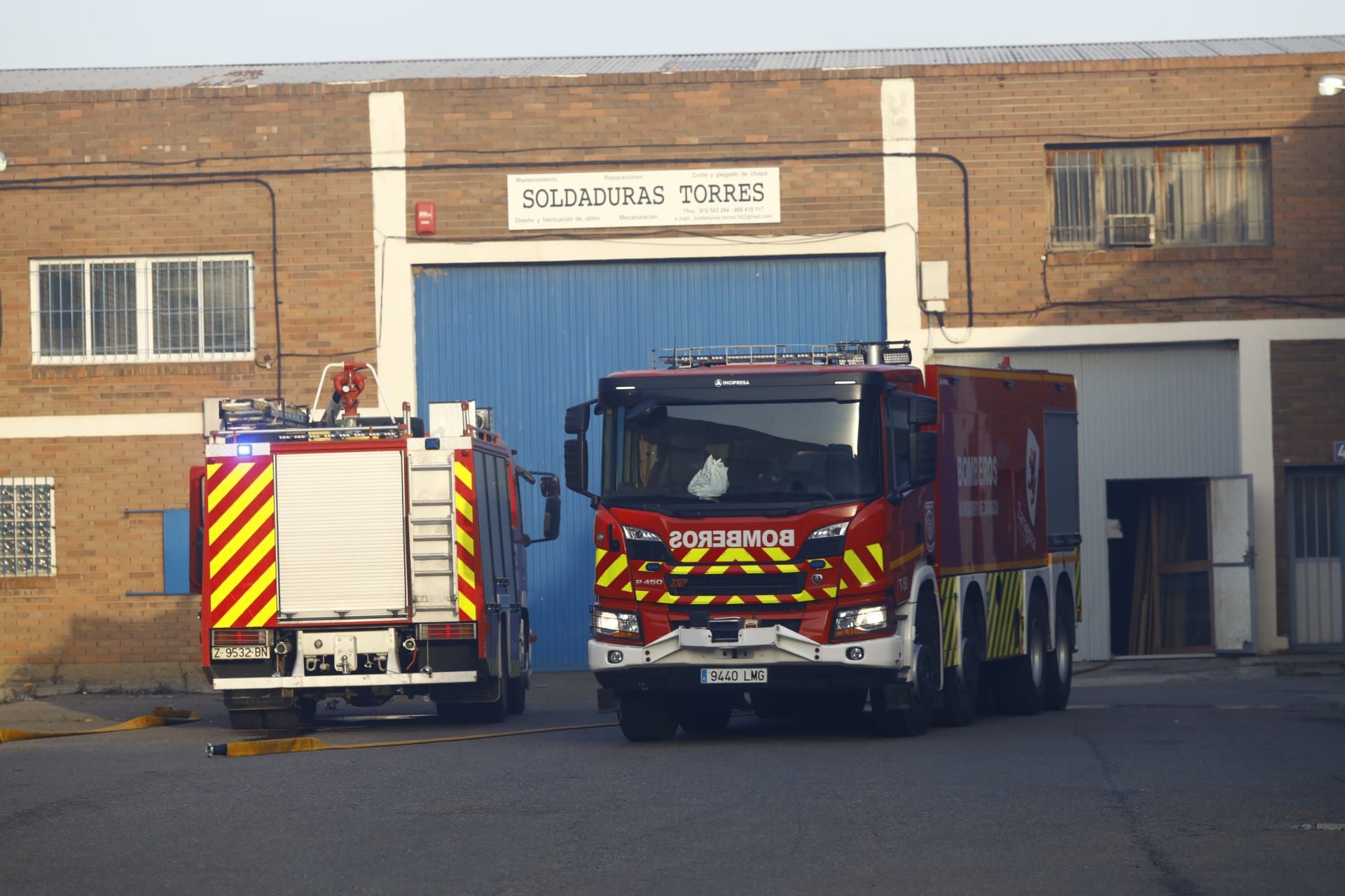 FOTOGALERÍA | Incendio en las inmediaciones del polígono El Ralenco, en Cuarte de Huerva