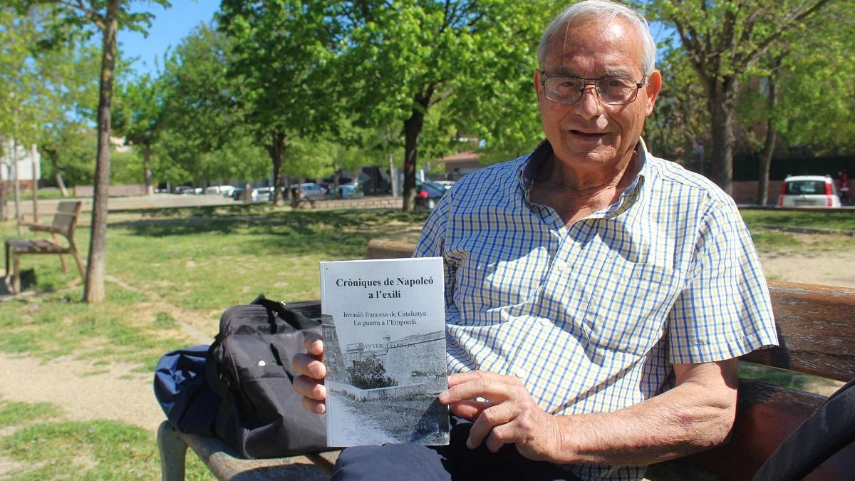 Joan Vergés amb el seu darrer llibre