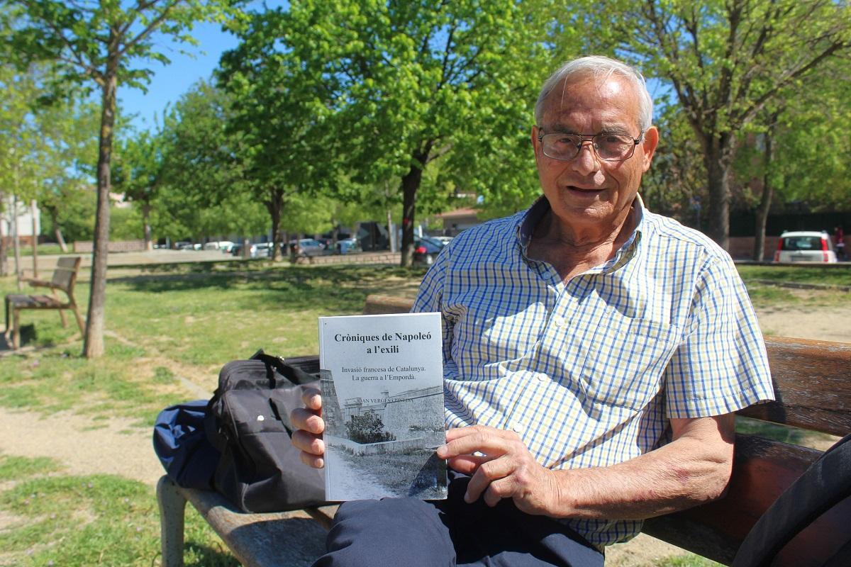 Joan Vergés amb el seu darrer llibre