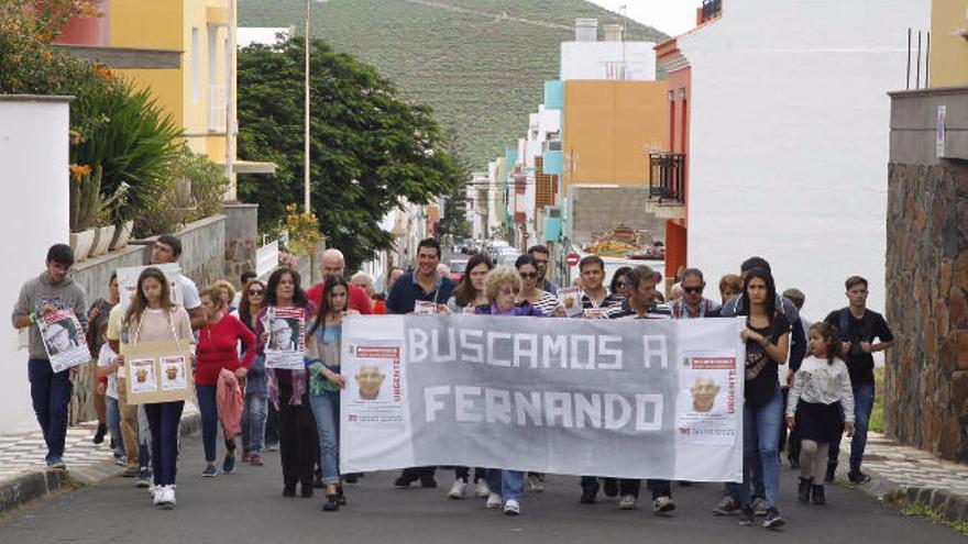 Concentración que recorrió ayer las calles del casco de Agüimes.