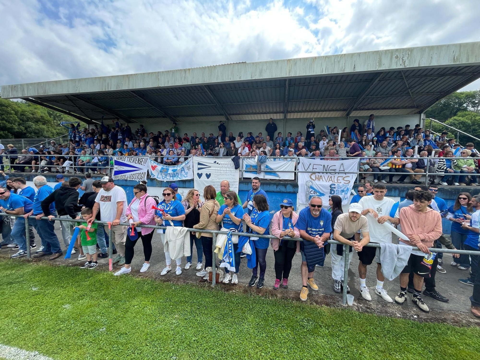 En imágenes: Así fue el duelo entre el Treviense y el Cornellana por un puesto en segunda