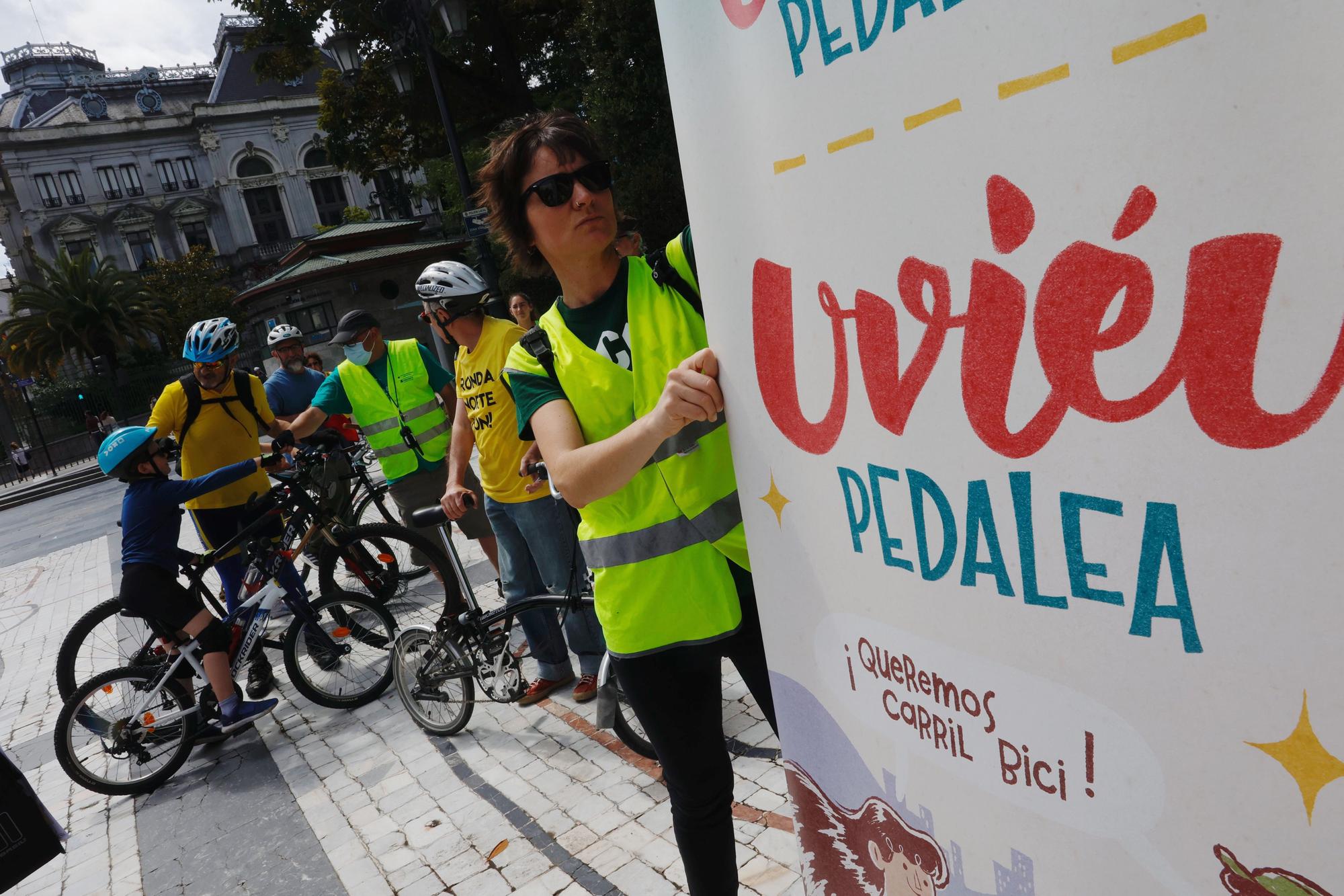 En imágenes: así fue la marcha cicloturista en Oviedo para pedir carriles bici