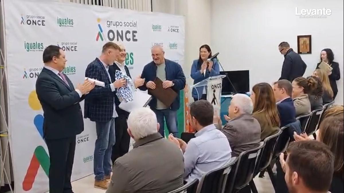 La ONCE homenajea a su exdirector en Xàtiva y abre nueva etapa con César Marín
