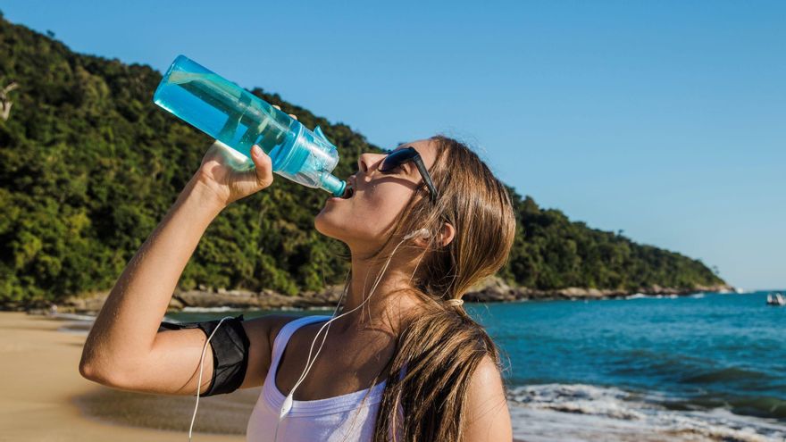 Cómo controlar la retención de líquidos en verano