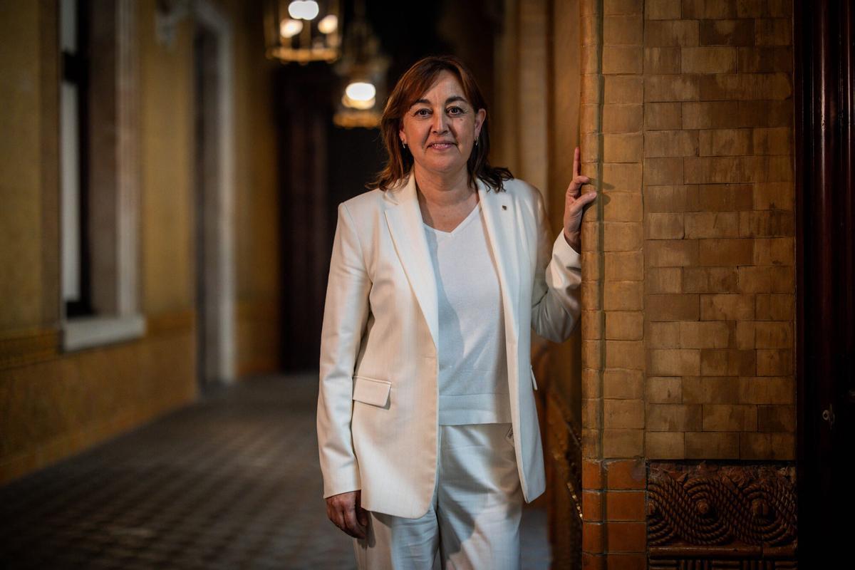 Sílvia Paneque, consellera de Territori, Habitatge i Transició Ecològica, durante la entrevista con El Periódico en el Parlament de Catalunya.