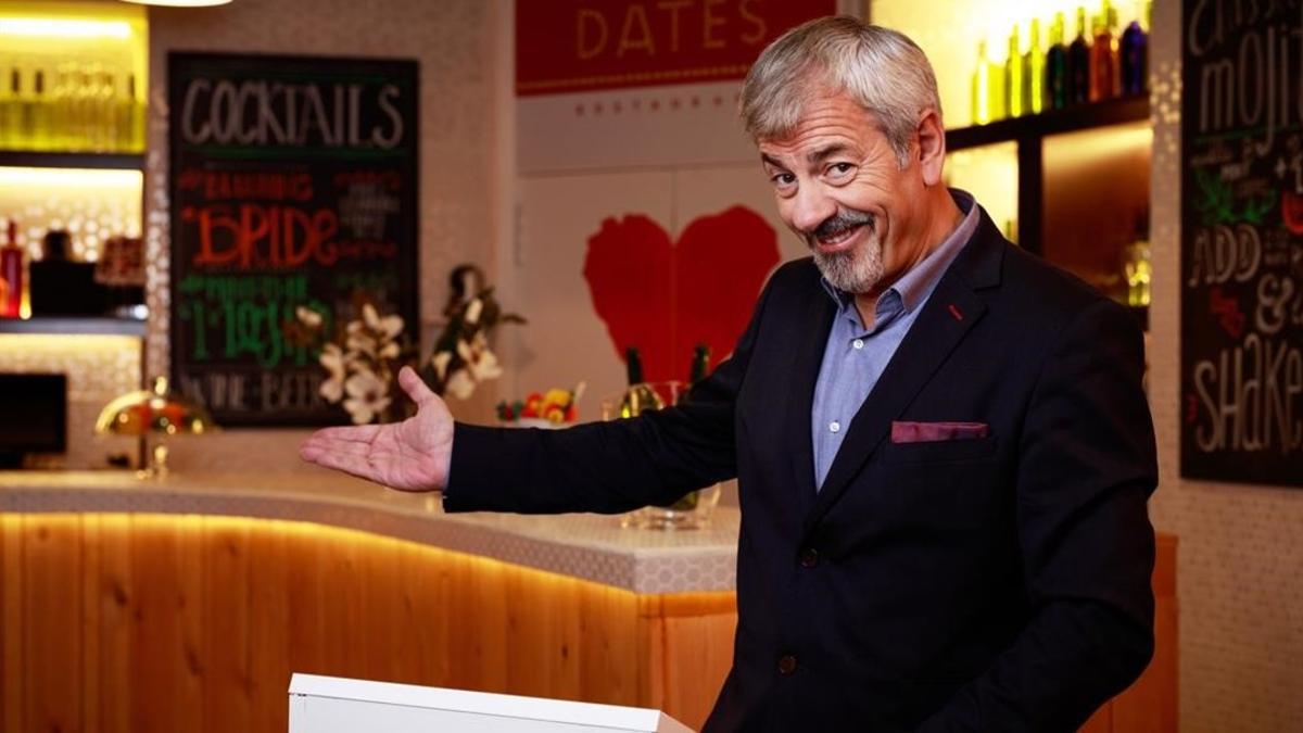 Carlos Sobera, ejerciendo de anfitrión en 'First dates'