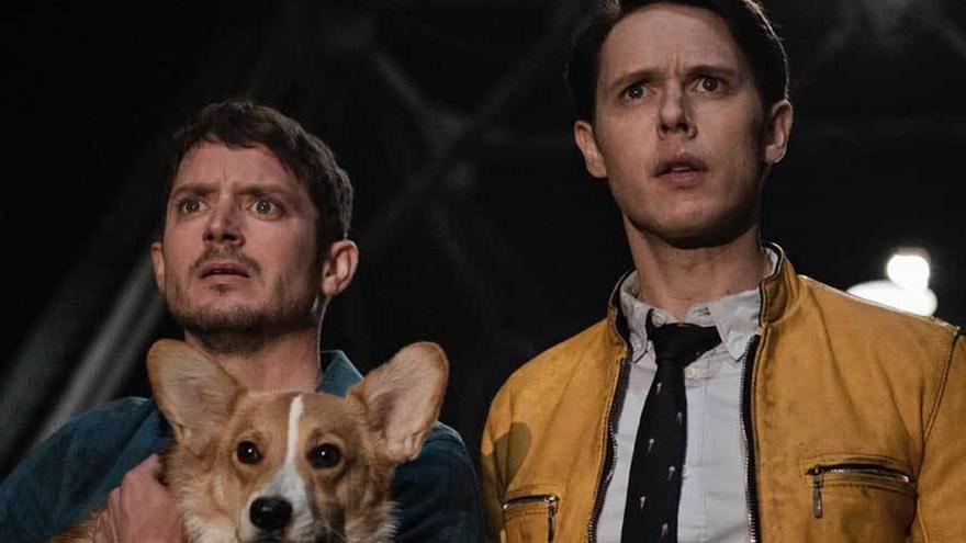 Elijah Wood y Samuel Barnett, en una escena de la serie.