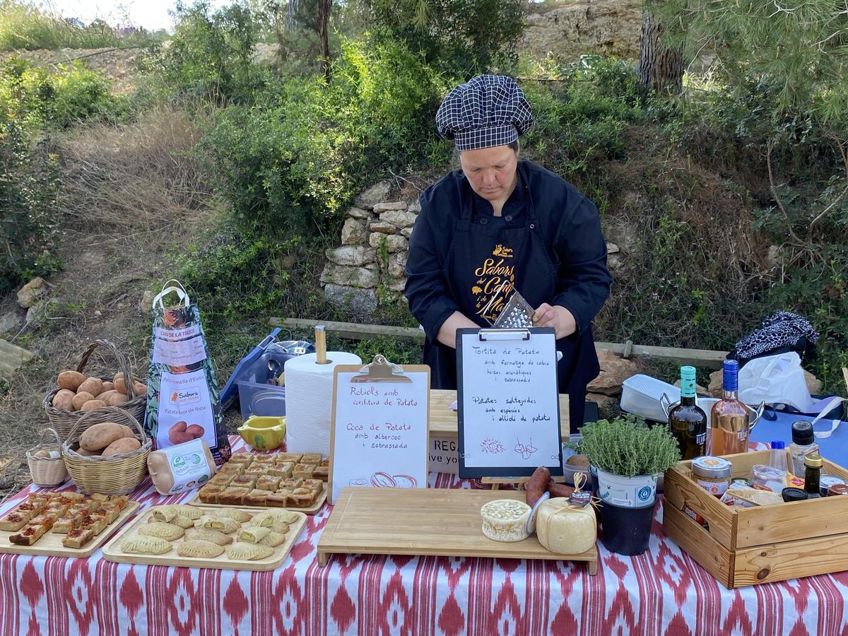 Galería: Así ha sido la presentación de la campaña de la 'patata vermella eivissenca' en Es Figueral Galería: Así ha sido la presentación de la campaña de la 'patata vermella eivissenca' en Es Figueral