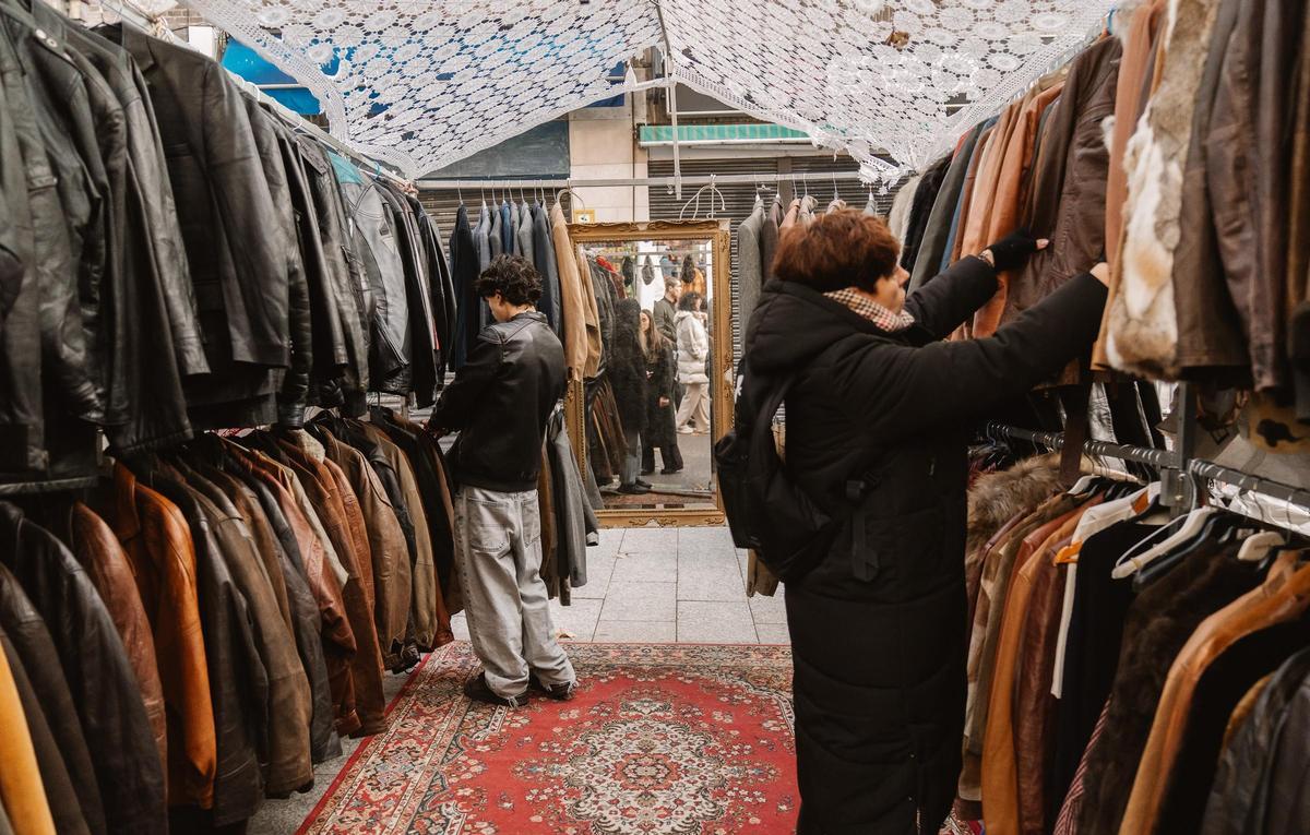 De su abuelo, pionero y castizo, heredó la importancia de ser constante en un oficio como este.