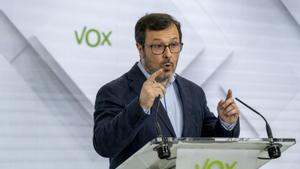 El portavoz de Vox José Antonio Fúster, tras el comité de acción política en rueda de prensa.