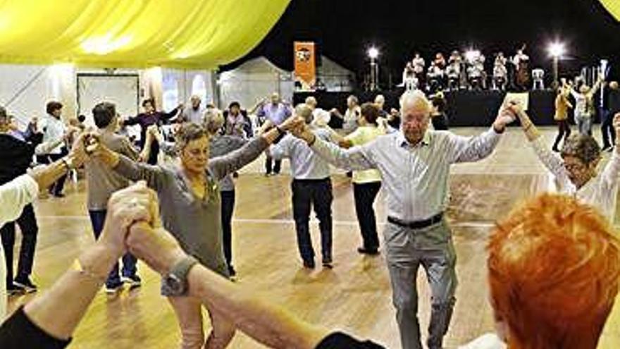 Sardanes Doble audició a l&#039;envelat