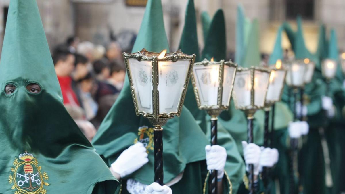 Nazarenos de la Esperanza, en Domingo de Ramos.