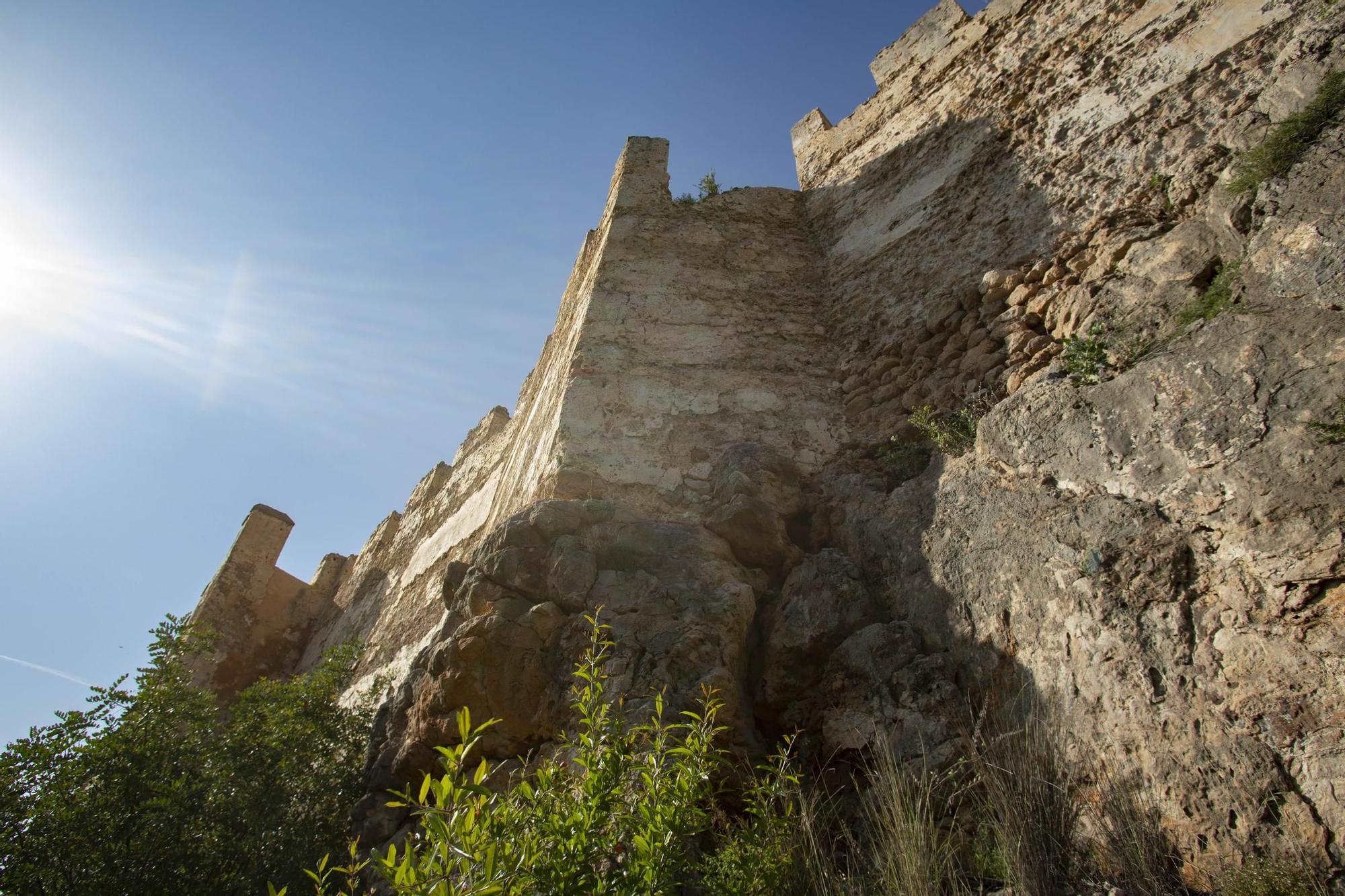 El castillo de Corbera y sus espectaculares vistas de la Ribera Baixa