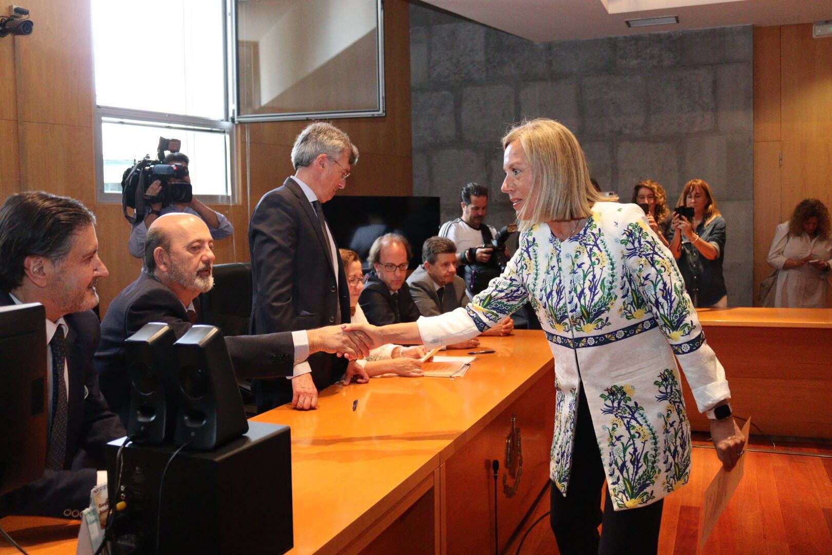 EN IMÁGENES: Así fue la recogida de las actas de los diputados asturianos ante la Junta Electoral Provincial